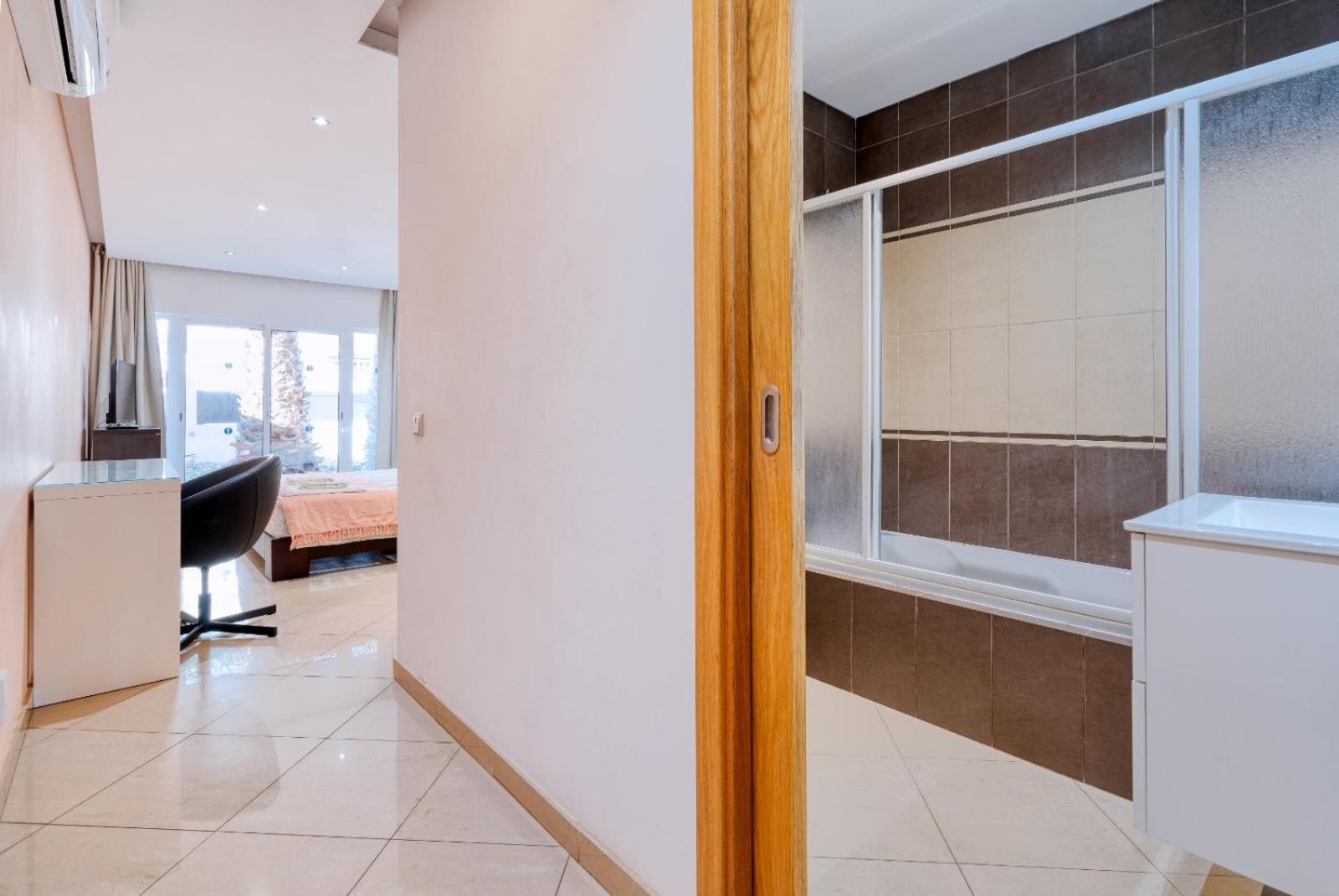 Full Private 300Sqm Villa Jacuzzi Heated Pool Ideal & Quiet Location Αλμπουφέιρα Εξωτερικό φωτογραφία